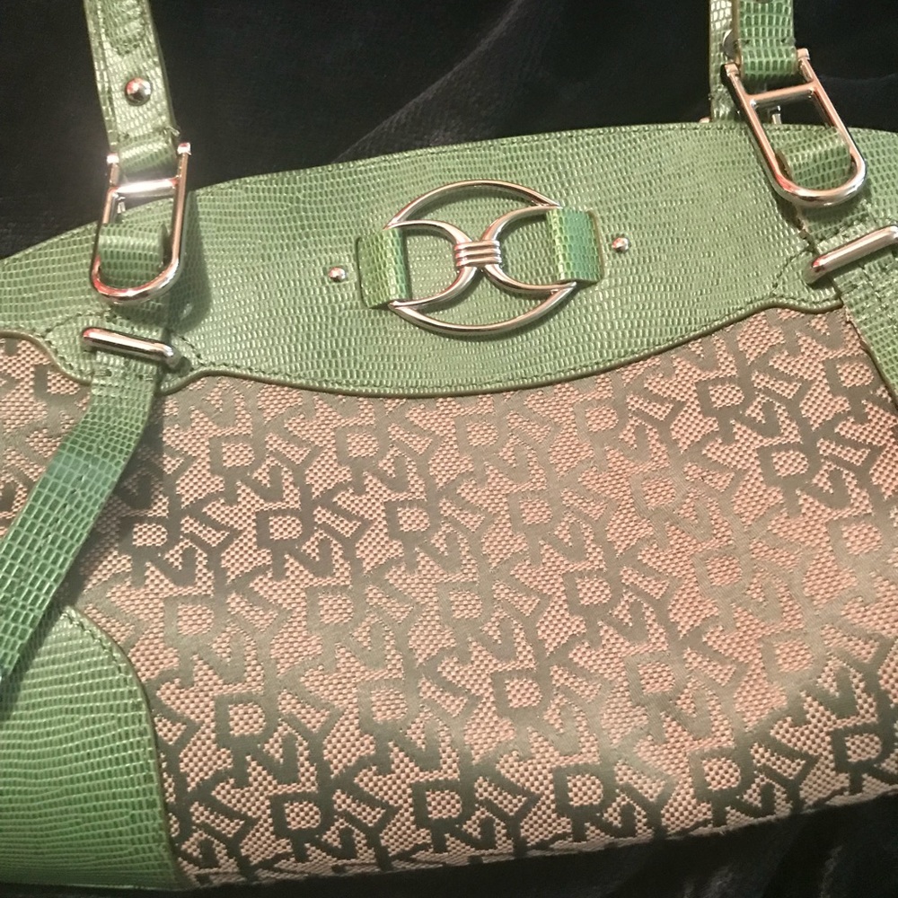 🔥DKNY Monogram purse🔥